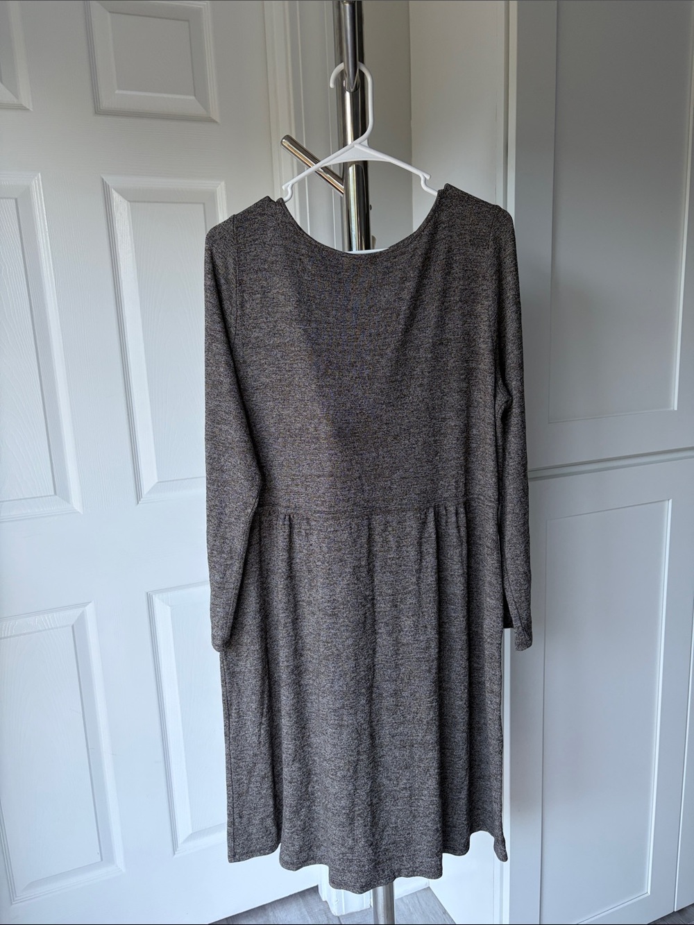 J. Jill Gray Long Sleeve Lightweight Jersey Dress, size L.
